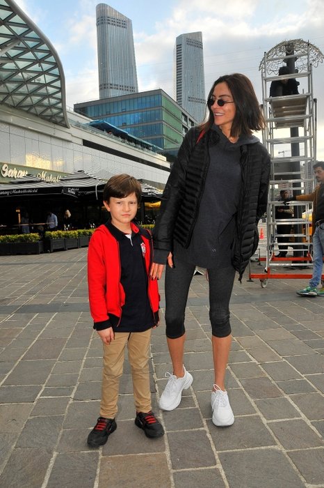 Günay Musayeva eski eşi Tolga Karel’i tebrik etti