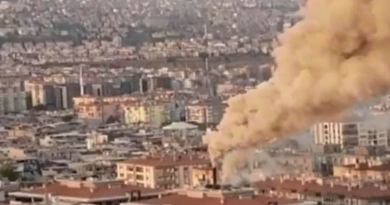 İzmir’de restoranın ızgarasından çıkan yangın paniğe neden oldu