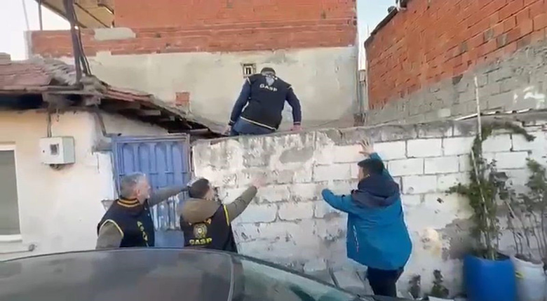 7 yıl sonra çöp evin içinde bulunmuştu! Babaanne torununu nasıl sakladığını anlattı!