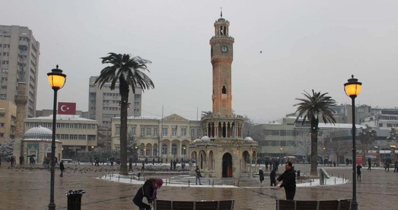 Kar her yere yağdı, İzmir’e neden yağmadı? Meteoroloji cevapladı!