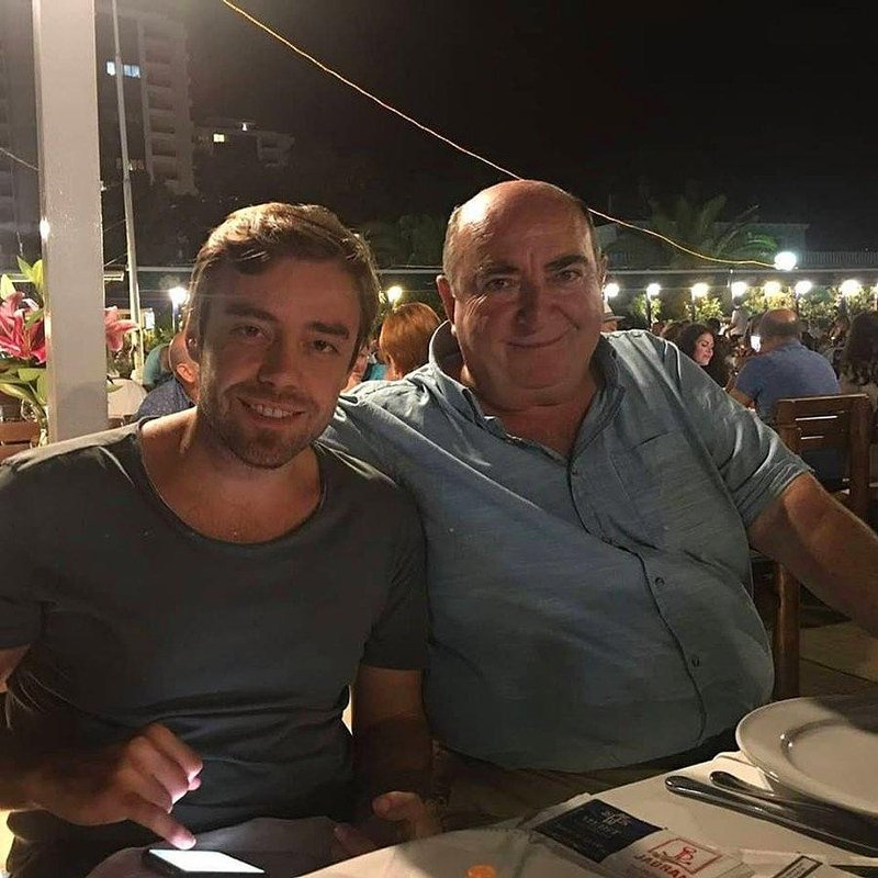 Şarkıcı Murat Dalkılıç babasının son sağlık durumunu paylaştı