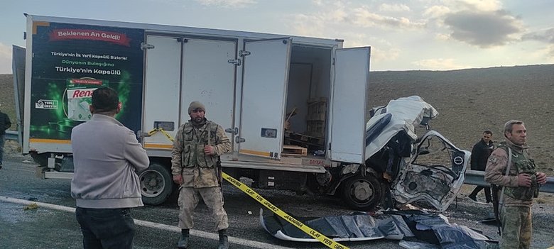 Van’da feci kaza: 7 ölü, 12 yaralı
