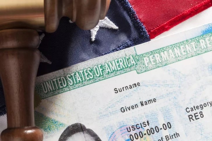 Green Card Yeşil Kart başvurusu ne zaman başlayacak, şartlar nasıl olacak, kimler başvurabilecek? Diversity Visa 2024 ile Amerikan vatandaşlığı alma ekranı