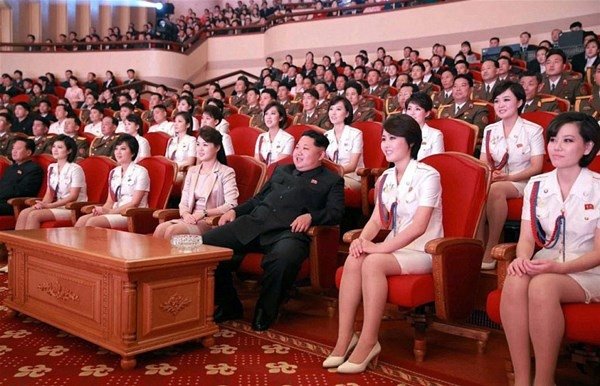 Kim Jong Un ile eşi Ri Sol Ju hakkında şok eden gerçekler