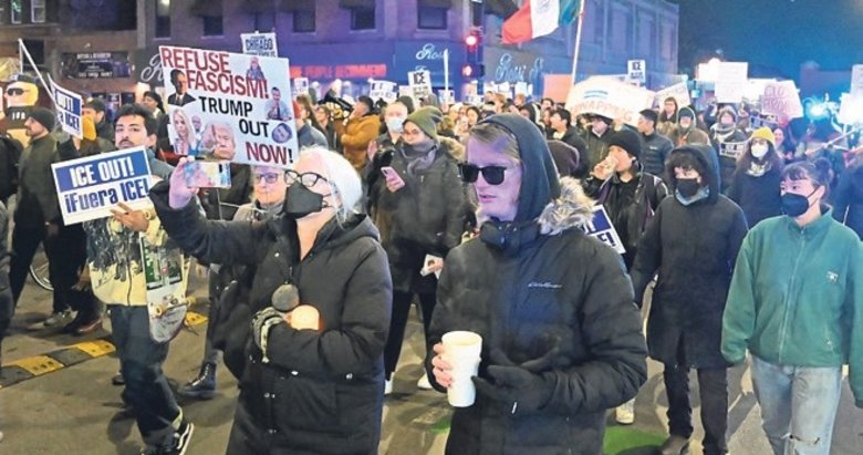 ABD’de halk, polis tarafından vurulan kadın için sokakta