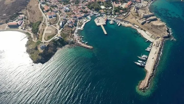 turizmin-ortasinda-susuzluk-skandali-chpli-gokceada-belediyesi-vatandasi-canindan-bezdirdi-1783419477639.jpeg