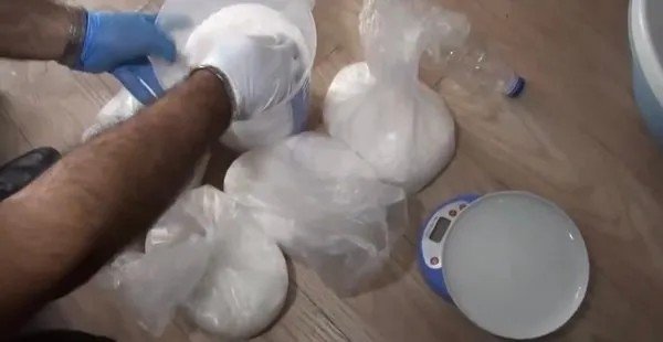 İstanbul’da uyuşturucu operasyonu! 207 kilo metamfetamin ele geçirildi: 2 kişi gözaltında