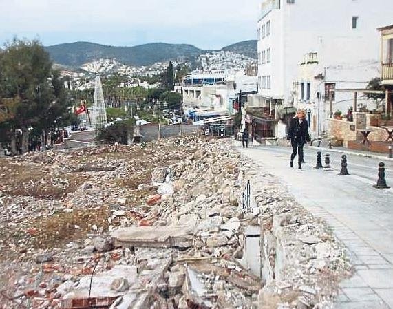 Halikarnas’ın son duvarı da yıkıldı