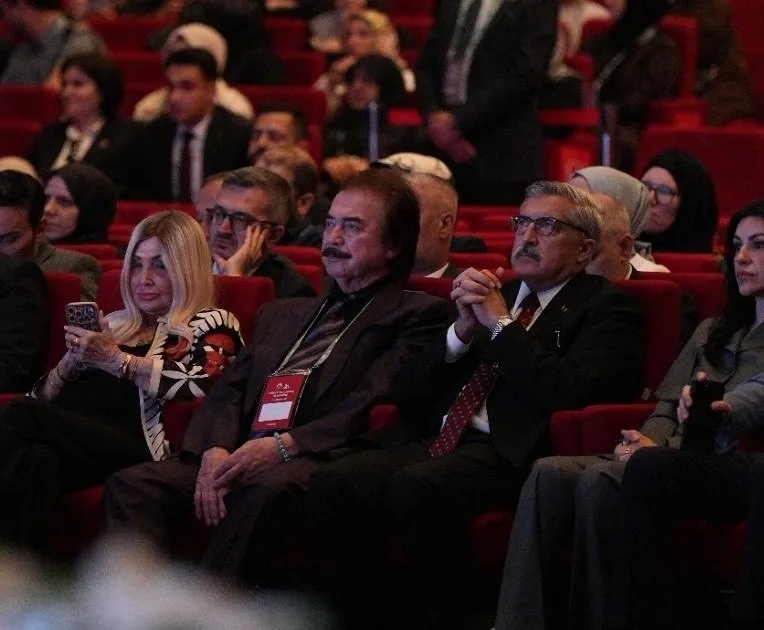 TÜRGEV’den güzel işler! Türk sanatının zirvesi TÜRGEV’in 30. yılında buluştu