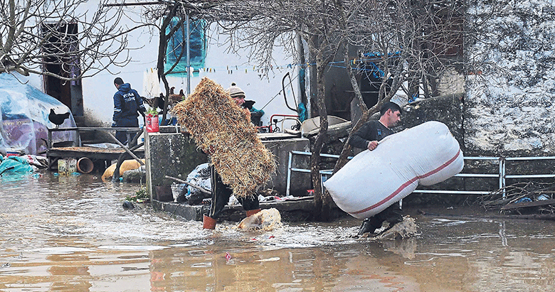 CHP’li belediyeler Ege’de çamur içinde