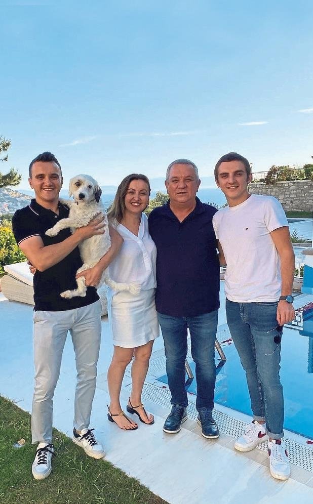 Yandaşın ardından eşe de villa kıyağı