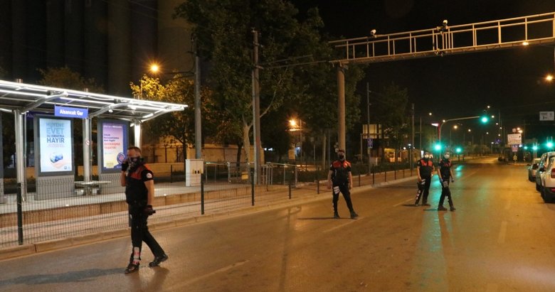 İzmir’de 4 günlük sokağa çıkma kısıtlamasına uymayanlara ceza yağdı