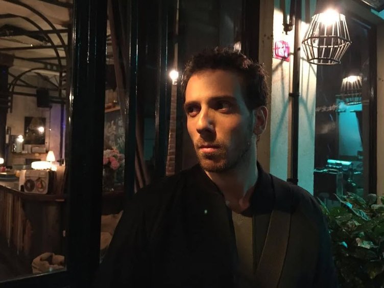 Emre Yetim’e kız arkadaşından ’çekirdek ’dayağı!