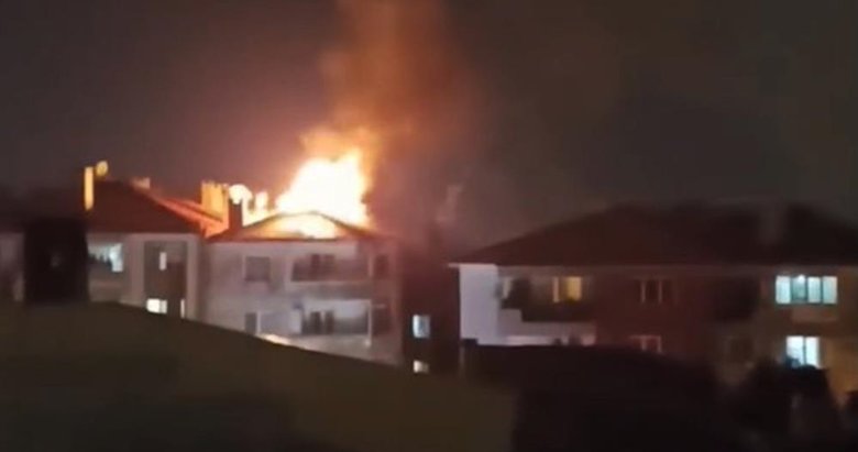 Muğla’da evin çatısına düşen yıldırım yangın çıkardı
