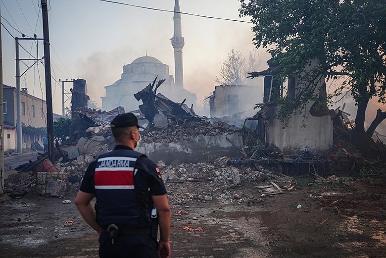 Bakan Yumaklı, Çanakkale’de başlayan yangınlara dair açıklama yaptı: yangını ihmaller zinciri çıkartıyor