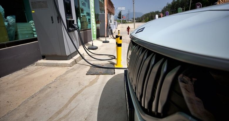 Türkiye’de satılan her 10 otomobilden 4’ü elektrikli ya da hibrit