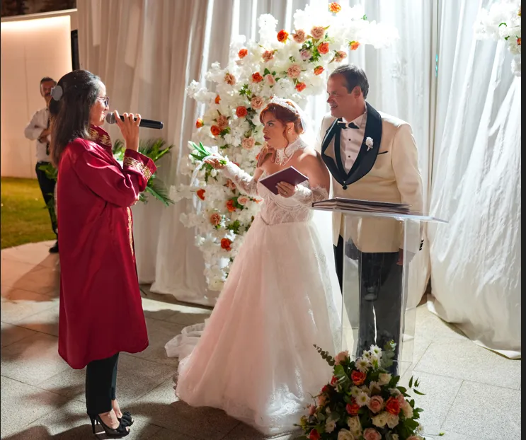 izmirin-en-duygusal-dugunu-dunyada-nadir-gorulen-bir-ask-hikayesi-1790677960971.png