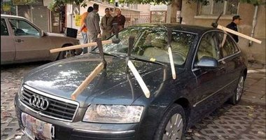 Döndüğünde arabasını bu halde buldu! Büyük şok yaşadı...