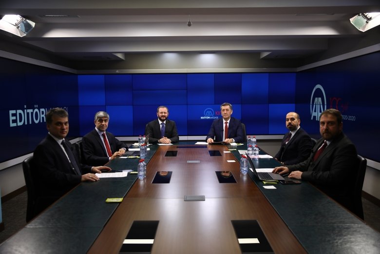 Milli Eğitim Bakanı Ziya Selçuk açıkladı! Koronavirüs nedeniyle okul tatili uzayacak mı?