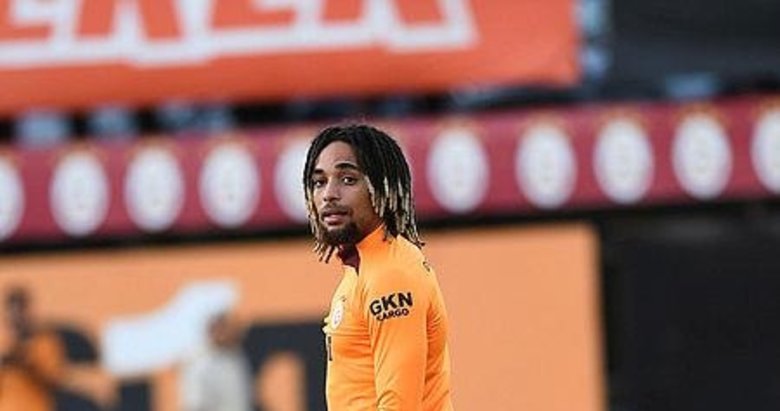 Sacha Boey M.United’in listesinde