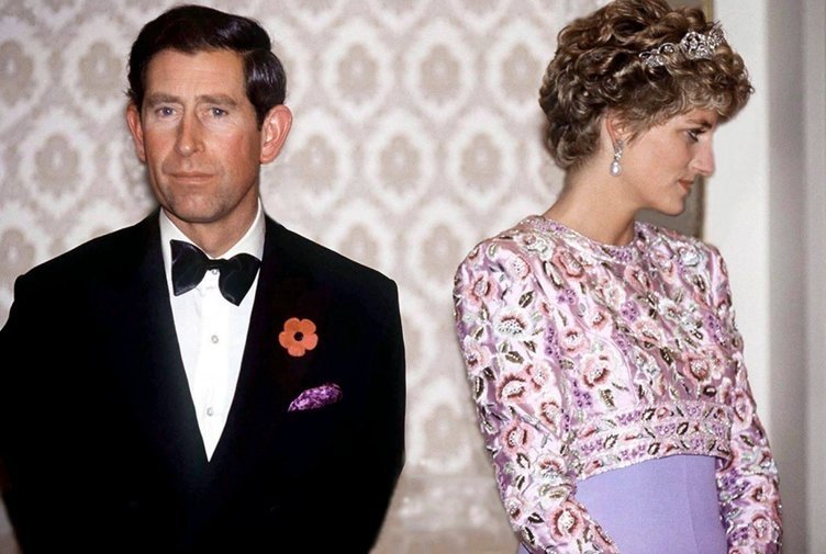 Taç giyme töreninin davetiyesi ortaya çıktı: Kral Charles’ın eşi Camilla ’Kraliçe’ oluyor