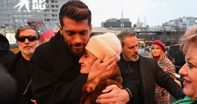 Oyuncu Can Yaman için izdiham çıktı!