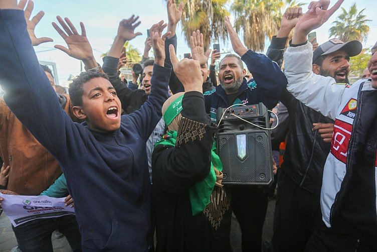 Ateşkesin ardından Gazze’de sevinç gösterileri