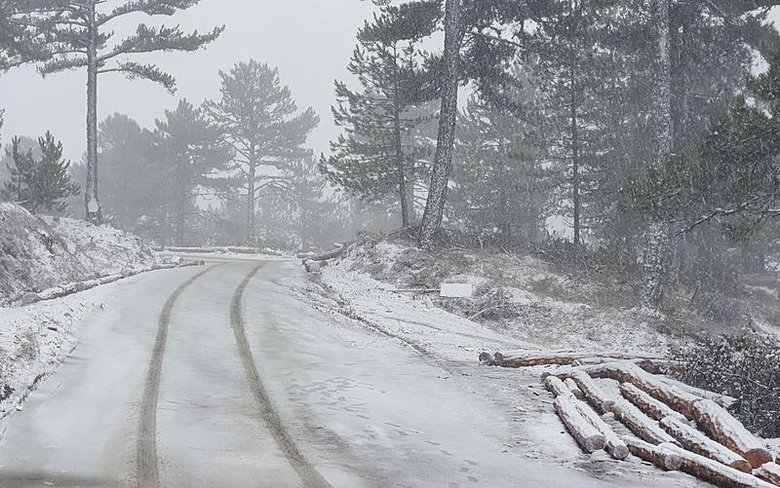 Alt yapı yetersizliği yine çileye dönüştü... Ege illeri sağanak ve fırtınaya teslim
