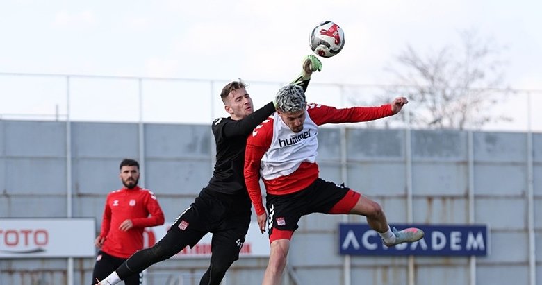 Göztepe sol şeritte