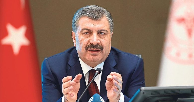 Bakan Koca’dan uyarı: Maskeniz burun altında sizi korumaz