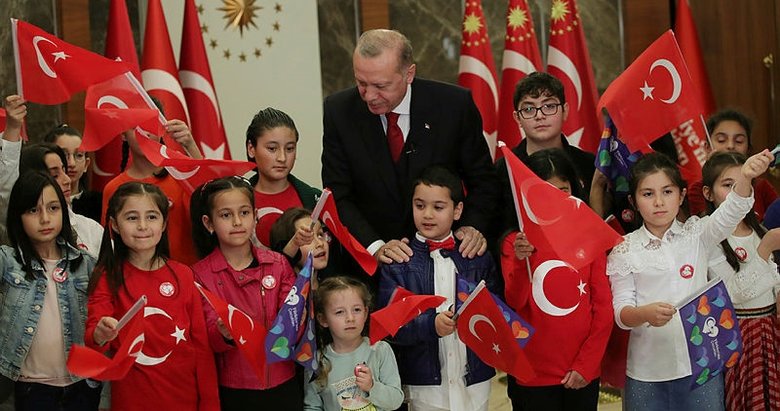 Son dakika: Türkiye tek yürek oldu! 83 milyon İstiklal Marşı okudu