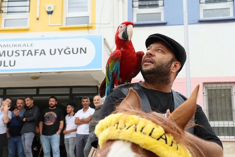 Sandık başından renkli ve ilginç seçim manzaraları
