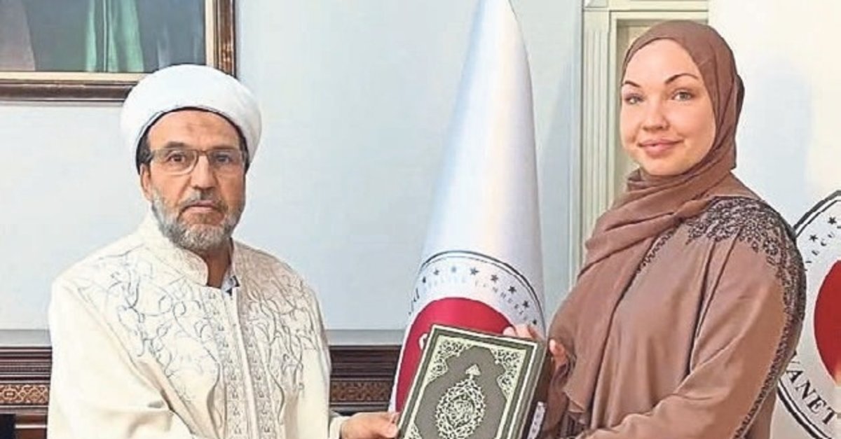 Beverly, Müslümanlığı seçti Berfin adını aldı