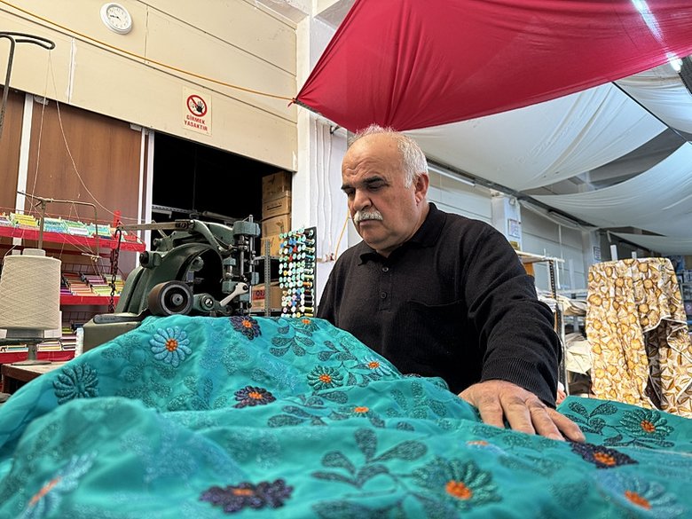 Denizlili tekstilciden Afrika’ya renkli dokunuş