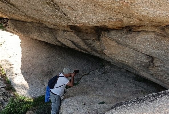 Dağda 8 bin yıl öncesine ait kaya resimleri bulundu