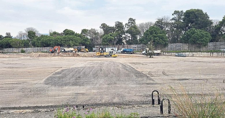 Basmane Meydanı’ndaki utanç çukuru kapatıldı