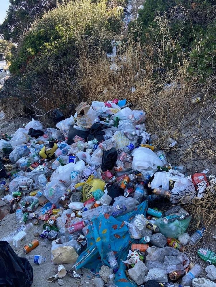 Dikili Belediyesi Pissa Koyu çöplüğe çevrildi