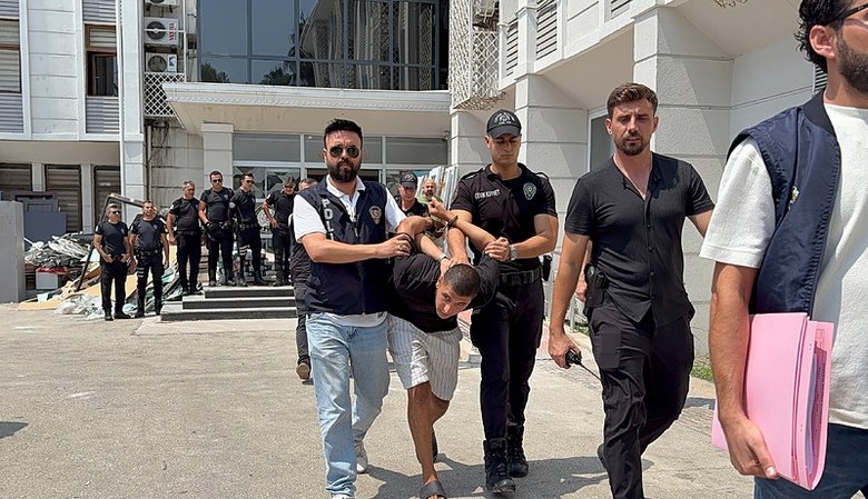 Mersin’de anne-kızı hayattan koparan zanlı yakalandı! Öldürülen annenin kayınbiraderi olduğu öğrenildi