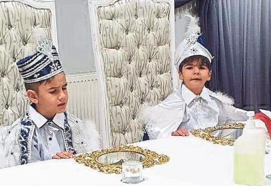 Müslüman olan Vedat 2 oğlunu sünnet ettirdi