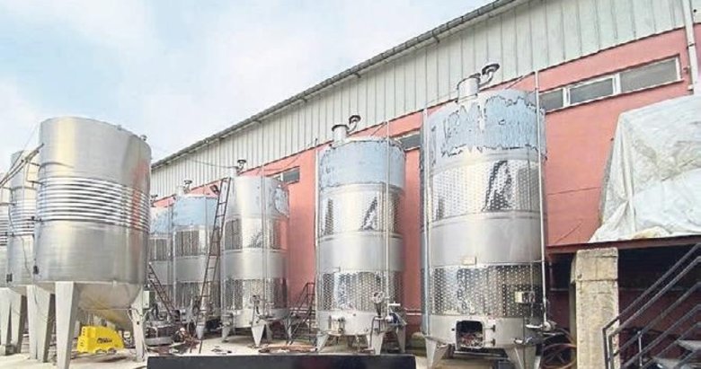 Kapatılan fabrikada sahte alkol üretimi