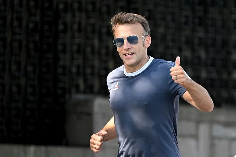 fransa-cumhurbaskani-macron-segmenler-parkinda-kostu-1783492495478.jpeg