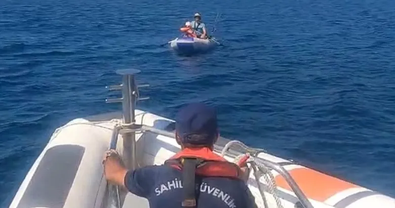 İzmir’de panik anlar! Lastik bottaki kişi ve çocuk kurtarıldı