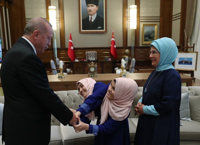 Başkan Erdoğan ve Emine Erdoğan siyam ikizlerini kabul etti