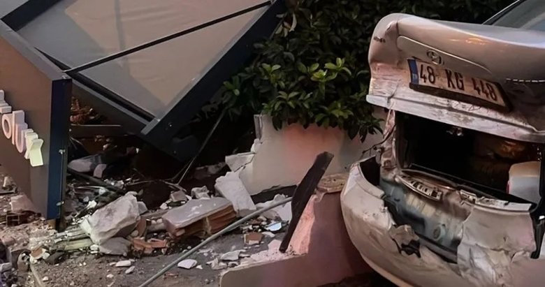 Muğla’da direksiyon hakimiyetini kaybedince ortalığı birbirine kattı!