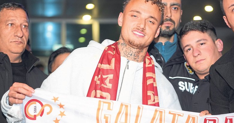 G.saray’da Lang şov