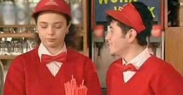 Kaygısızlar dizisinin ’Burcu’su ve ’Eleman’ı yıllar sonra ortaya çıktı! Damla Özen ve Yalçın Avşar bakın şimdi ne yapıyor!