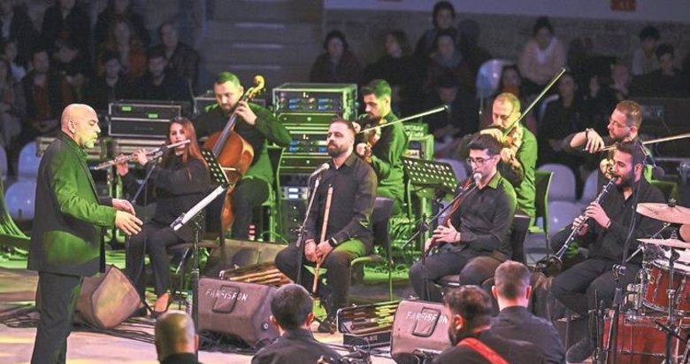 Antakya medeniyetler korosu İzmir’de konser verdi