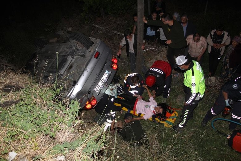 Kontrolden çıkan otomobil uçuruma düştü: 3 ağır yaralı
