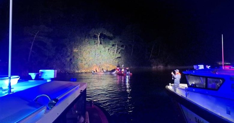 Bu kadarına da pes! İnsan kaçakçısı lastik botu Sahil Güvenlik botunun üzerine sürdü