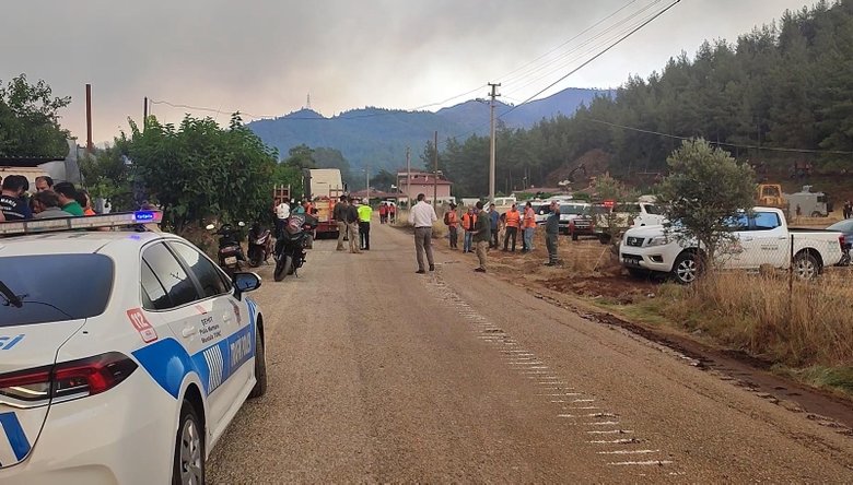 Marmaris’teki orman yangınında tahliyeler başladı